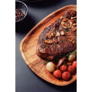 Bandeja de madera de teca con bordes ligeramente redondeados