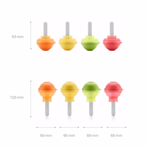 Vista superior de los 4 moldes de helado Lékué Lollipop llenos y listos para congelar