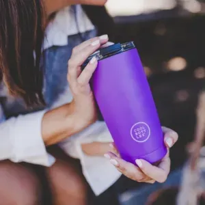 Vaso térmico Cool Bottles de 550ml mostrando su interior de acero inoxidable